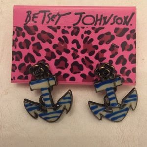 Betsey Johnson anchor earrings